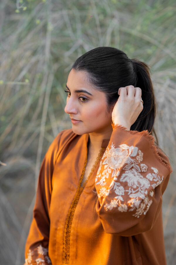 LATTEA - A camel-hued outfit with intricate sleeve embroidery. - Image 2